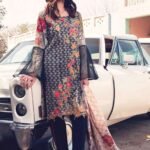 Rang Rasiya Embroidered Lawn RU18L 1A