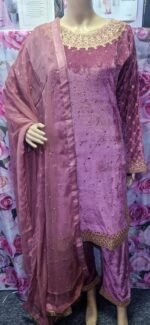 Ready to wear velvet mother daughter suits.Small to xxl and 26-36 girls - Image 11