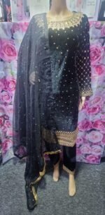Ready to wear velvet mother daughter suits.Small to xxl and 26-36 girls - Image 14