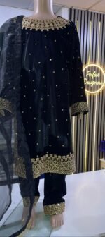 Ready to wear velvet mother daughter suits.Small to xxl and 26-36 girls - Image 7